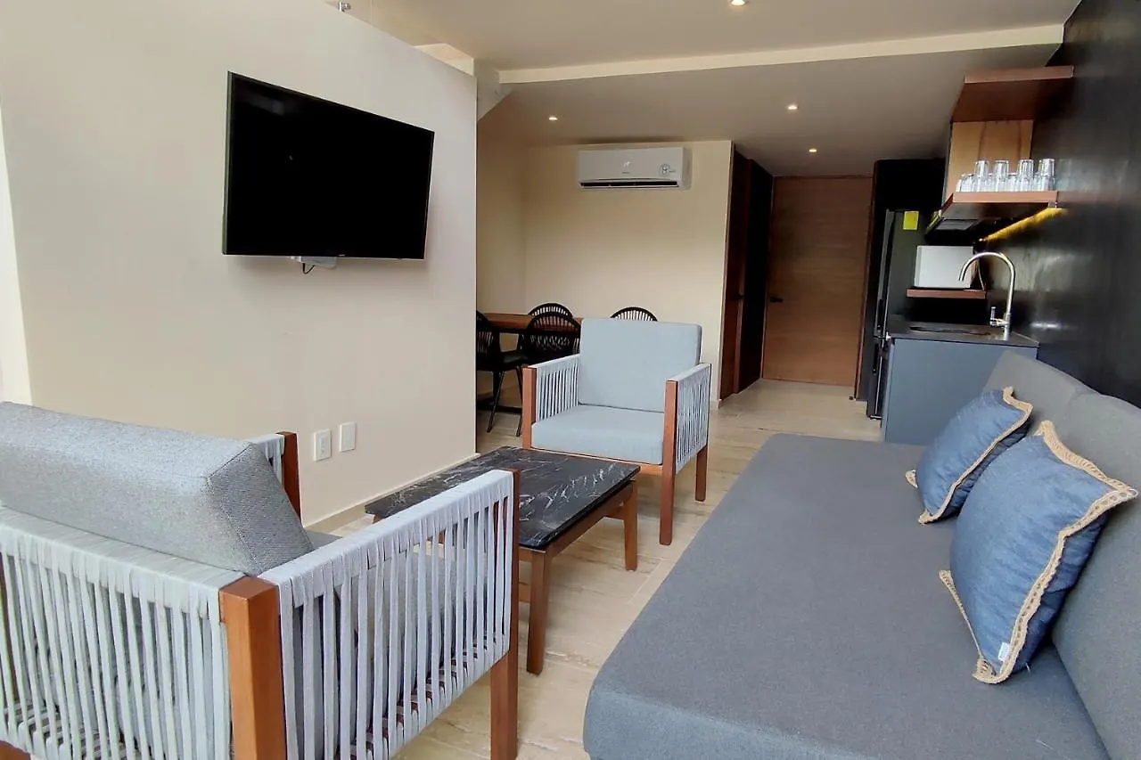 Beautiful 2 Story Loft Near The Beach Playa del Carmen Aparthotel